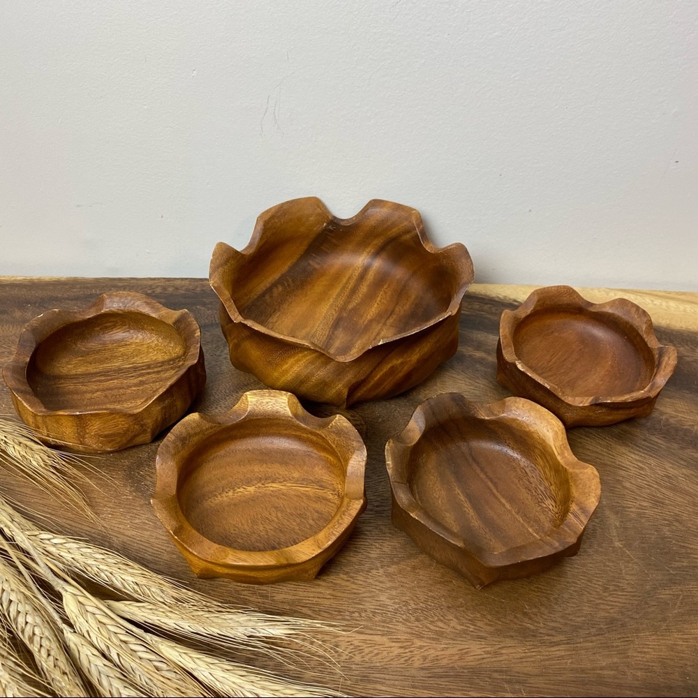 Flower Petal Carved Wood Monkey Pod Bowl Serving Set - Picture 1 of 12